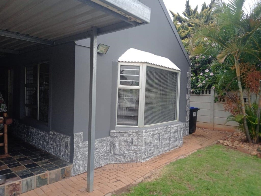 3 Bedroom Property for Sale in Wavecrest Eastern Cape